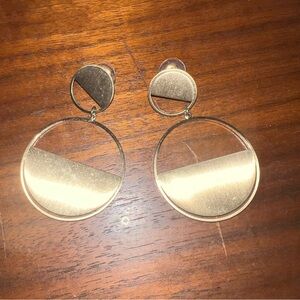 Elegant Gold Circle Earrings
